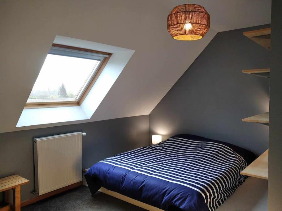 L Etablissement Gold Beach Propose 1 Hebergement , Maison 80M2 Avec Terrain 500M2, Parking Prive A 4 Min Du Port Artificiel D Arromanches, Services Accueil Personnalise, Lits Faits, Serviettes, Menage, Netflix, Wifi Ryes Exteriér fotografie
