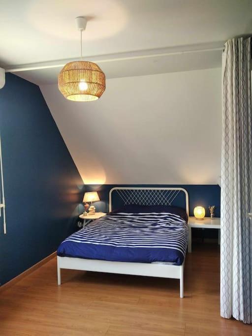 L Etablissement Gold Beach Propose 1 Hebergement , Maison 80M2 Avec Terrain 500M2, Parking Prive A 4 Min Du Port Artificiel D Arromanches, Services Accueil Personnalise, Lits Faits, Serviettes, Menage, Netflix, Wifi Ryes Exteriér fotografie