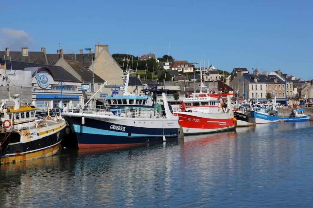 L Etablissement Gold Beach Propose 1 Hebergement , Maison 80M2 Avec Terrain 500M2, Parking Prive A 4 Min Du Port Artificiel D Arromanches, Services Accueil Personnalise, Lits Faits, Serviettes, Menage, Netflix, Wifi Ryes Exteriér fotografie