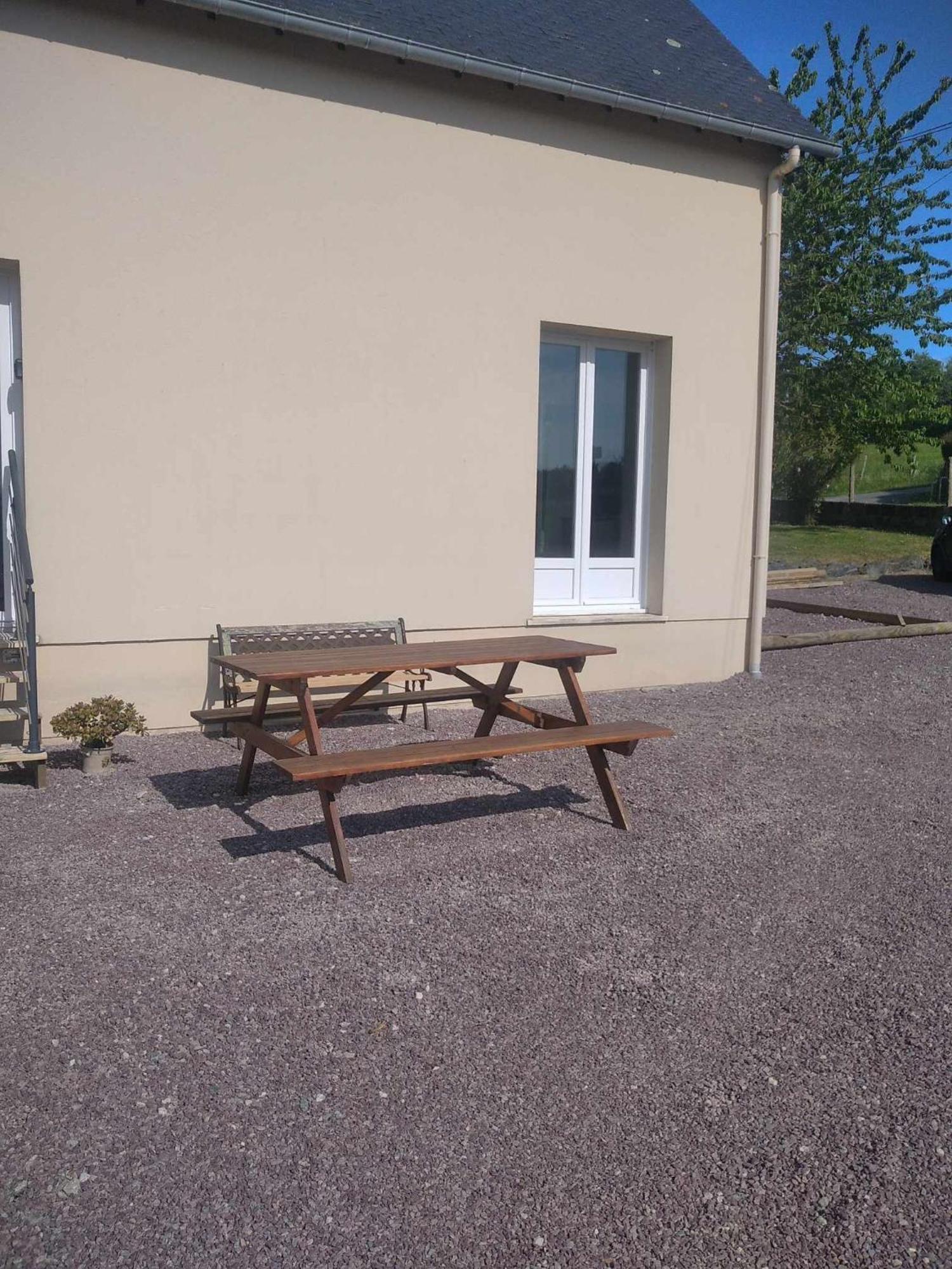 L Etablissement Gold Beach Propose 1 Hebergement , Maison 80M2 Avec Terrain 500M2, Parking Prive A 4 Min Du Port Artificiel D Arromanches, Services Accueil Personnalise, Lits Faits, Serviettes, Menage, Netflix, Wifi Ryes Exteriér fotografie