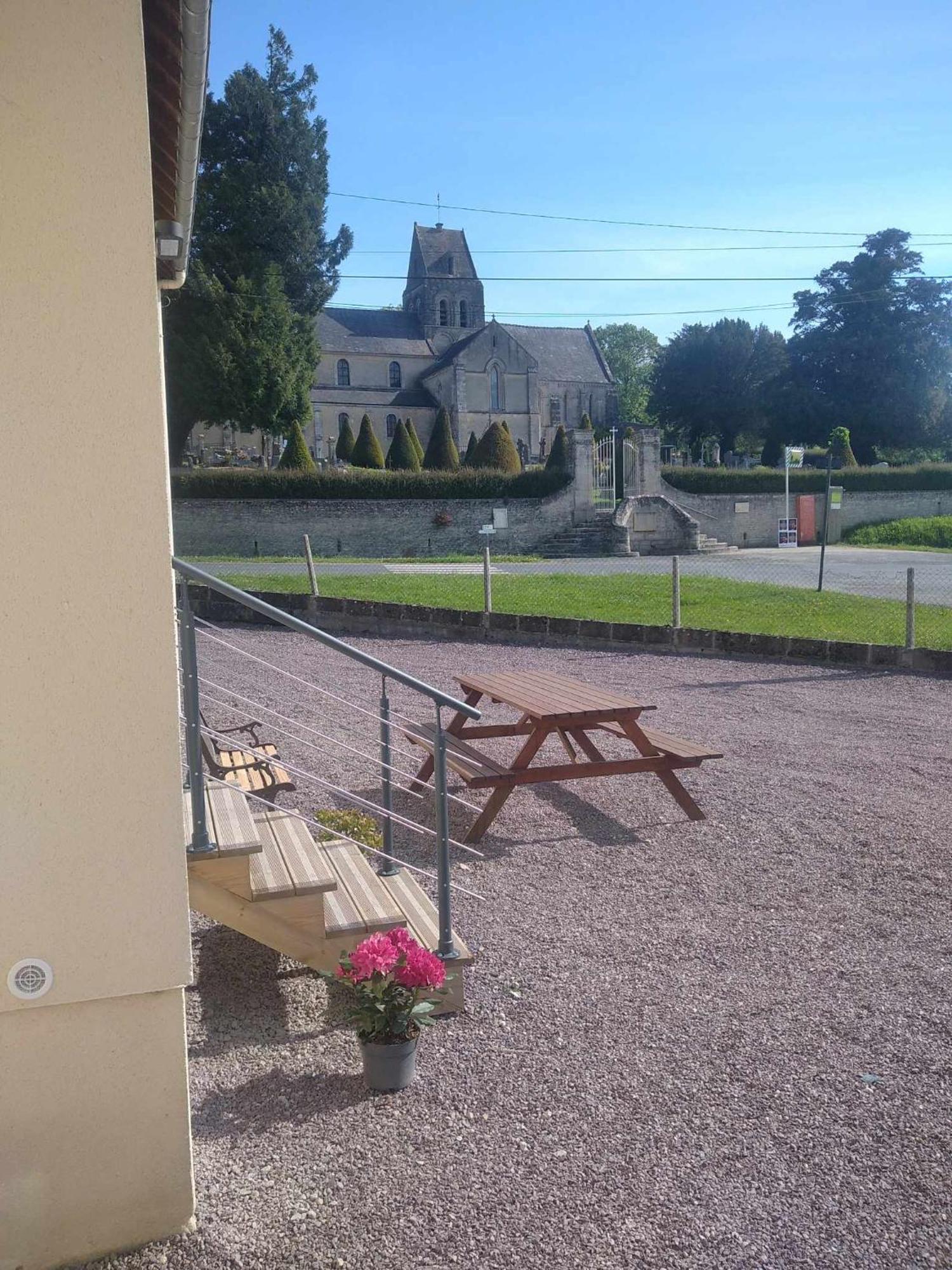 L Etablissement Gold Beach Propose 1 Hebergement , Maison 80M2 Avec Terrain 500M2, Parking Prive A 4 Min Du Port Artificiel D Arromanches, Services Accueil Personnalise, Lits Faits, Serviettes, Menage, Netflix, Wifi Ryes Exteriér fotografie